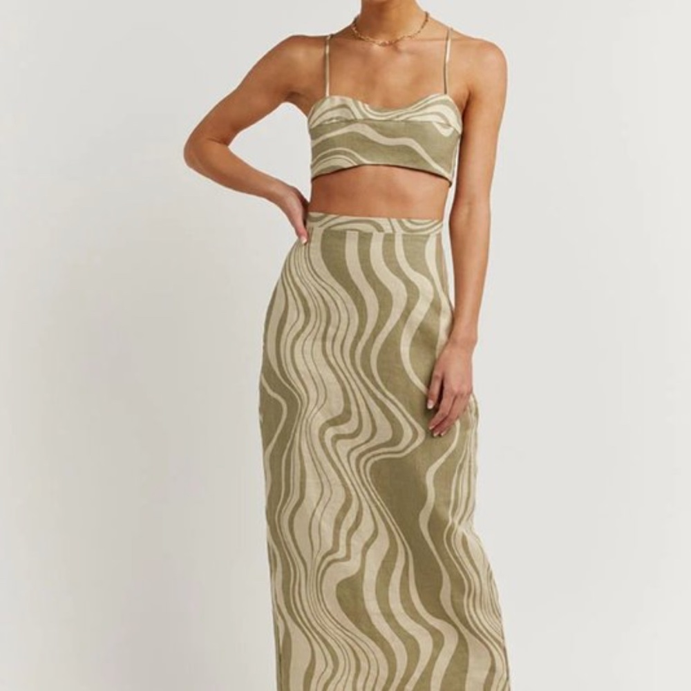 LIKE NEW Dissh Green Swirl Linen Skirt